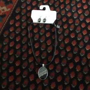 Necklace and earring set